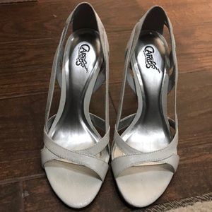 Carlos White heels
